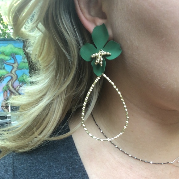 Green Flower Power Hoop Earrings! - Picture 4 of 4